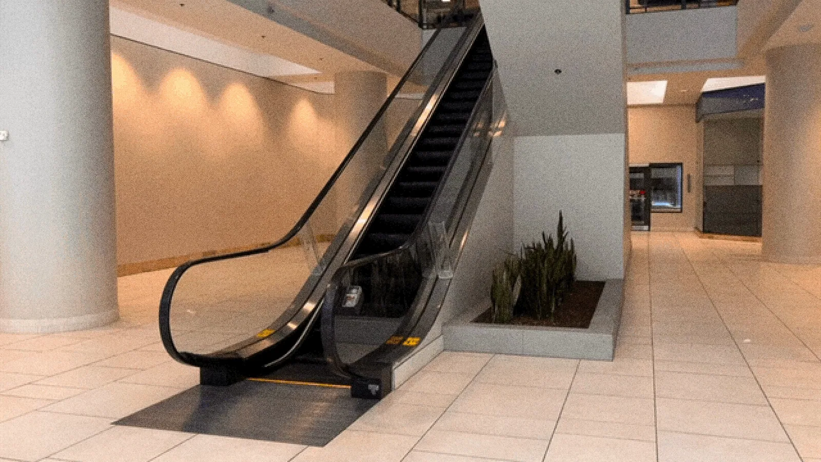 Abandoned Backrooms Escalator