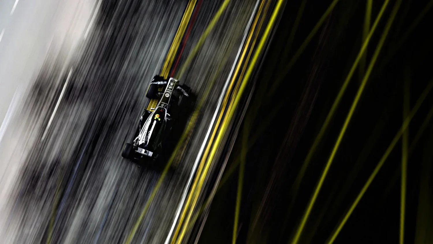 Apex Blitz F1 Motion Blur wallpaper preview